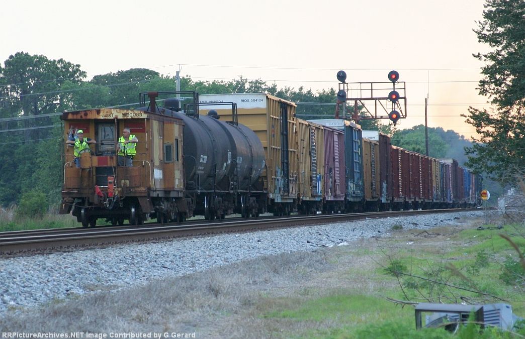 CSX 900033 covering the back up move to Park spur